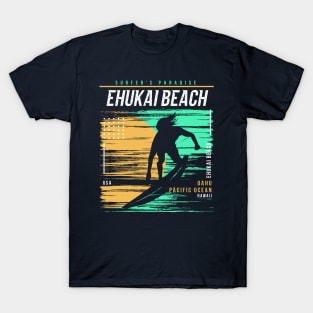 Retro Surfing Ehukai Beach Oahu Hawaii // Vintage Surfer Beach // Surfer's Paradise T-Shirt